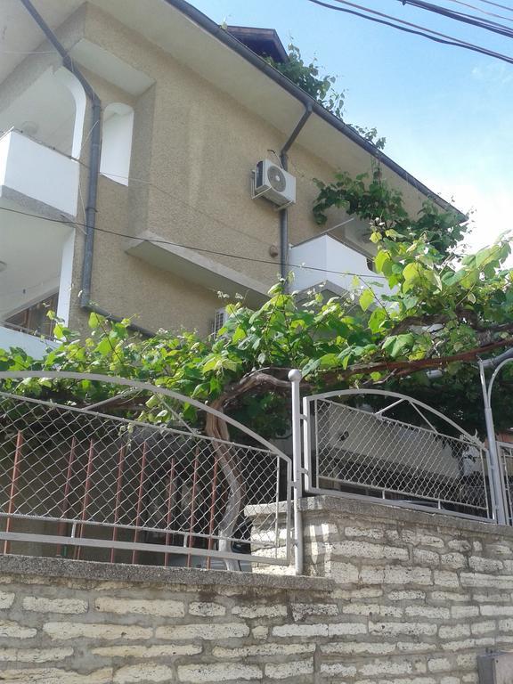 Guest Rooms Radost Balchik Exterior photo
